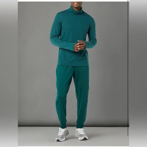 Amazon Essentials Men's Performance Soft Tech Roll Neck Long-Sleeve Shirt- M - Picture 4 of 12